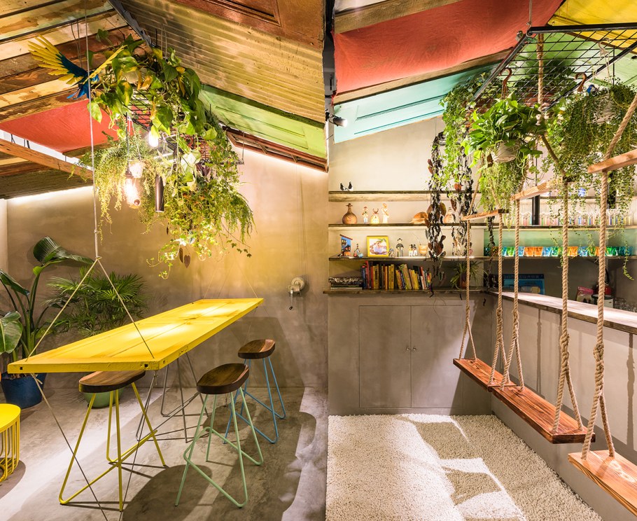 Кафе в тропическом стиле