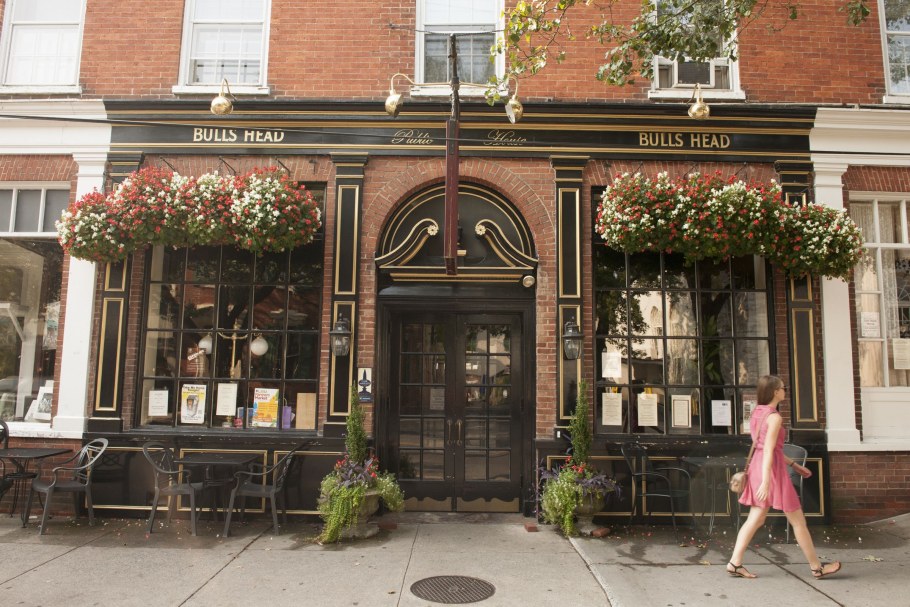 Экстерьер кафе Англия