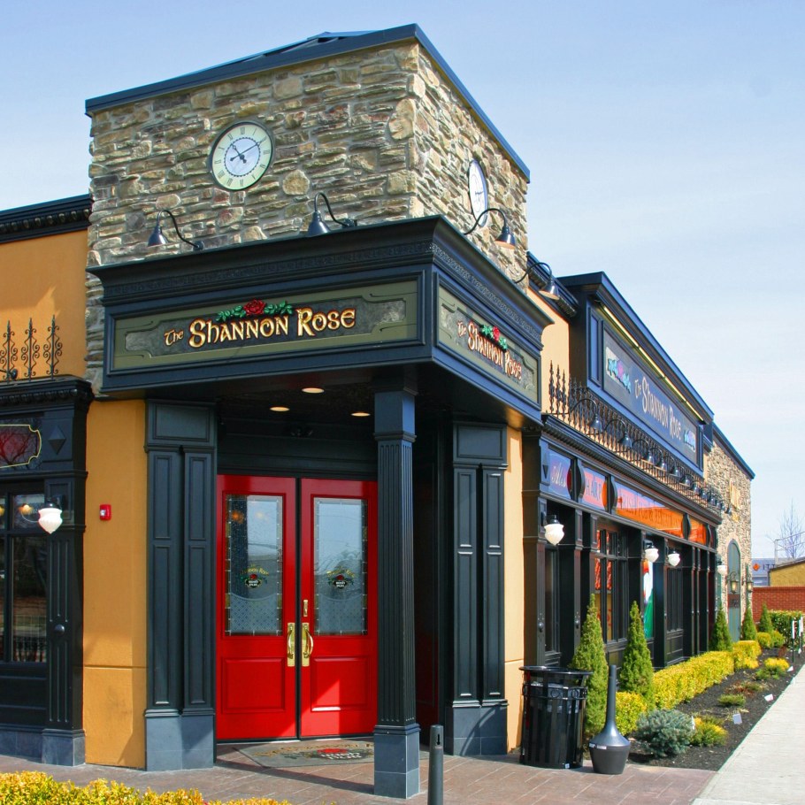 Ирландский паб в Ирландии снаружи