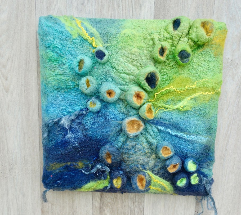 Валяние панно