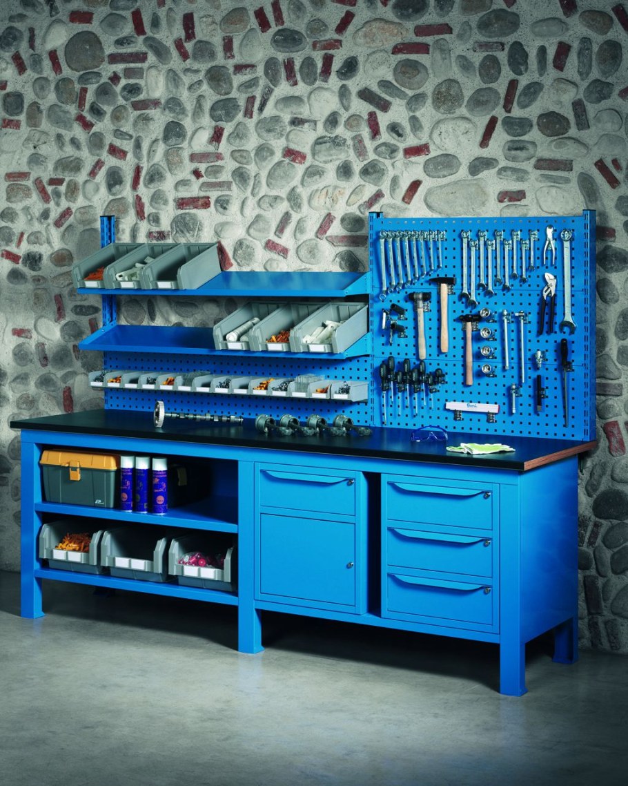 Верстак 22.2д.310 с тисками