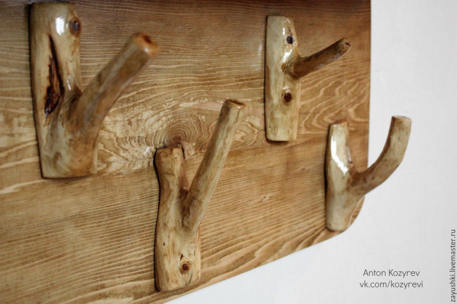 Вешалка из веток