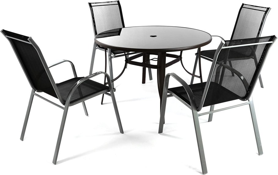 Стеклянный стол на улицу для дачи