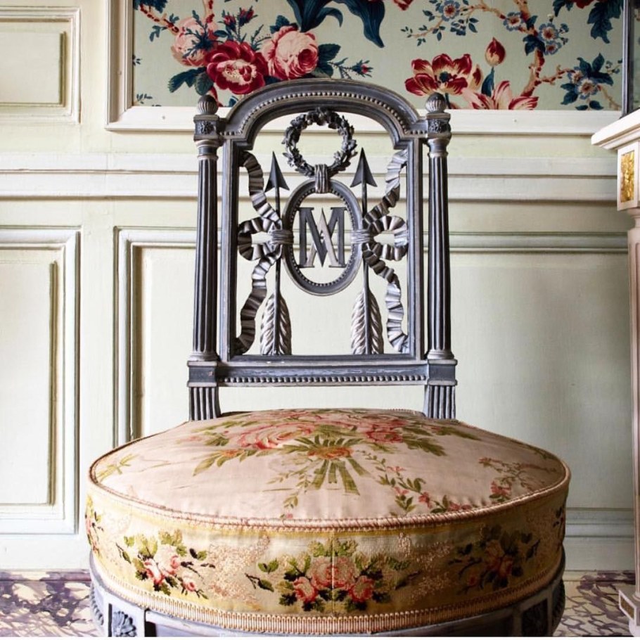 Стиль Мария Антуанетта мебель