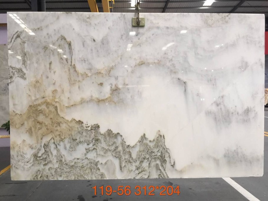 Белый мрамор в разрезе