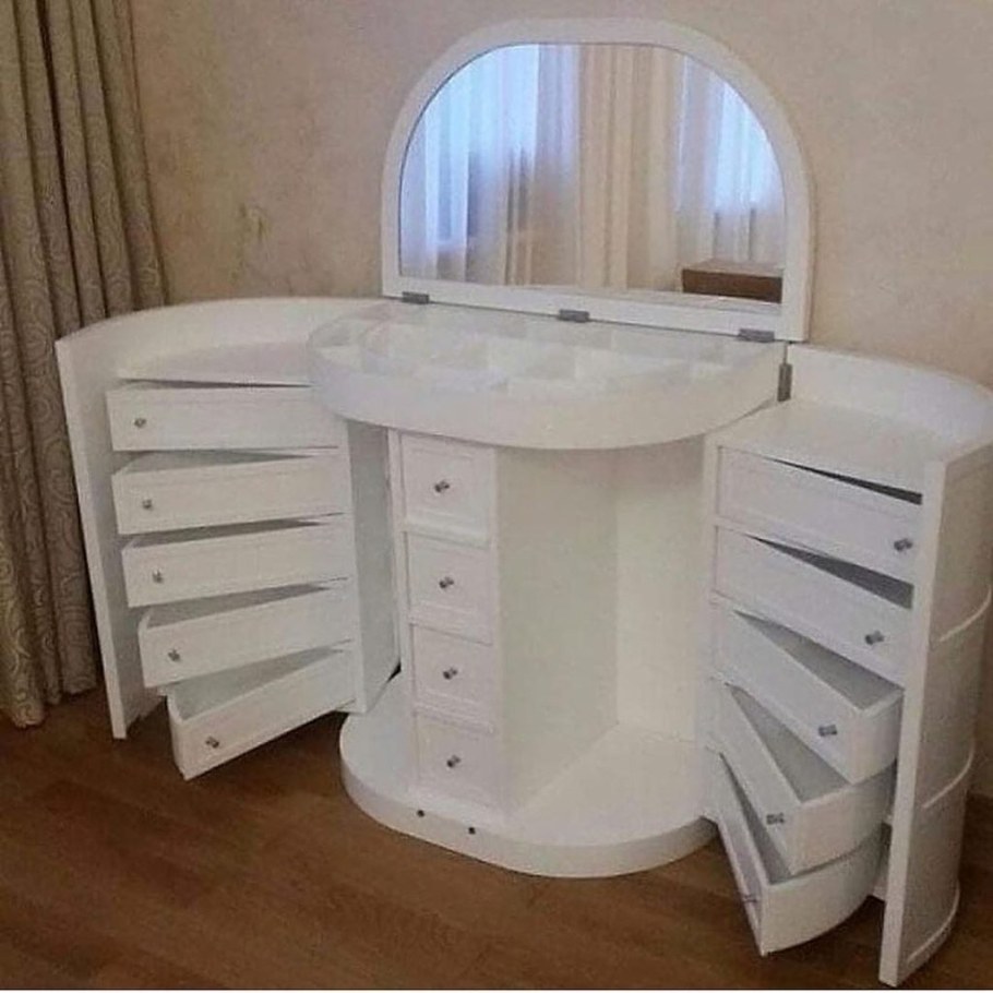 Туалетный столик полукруглый