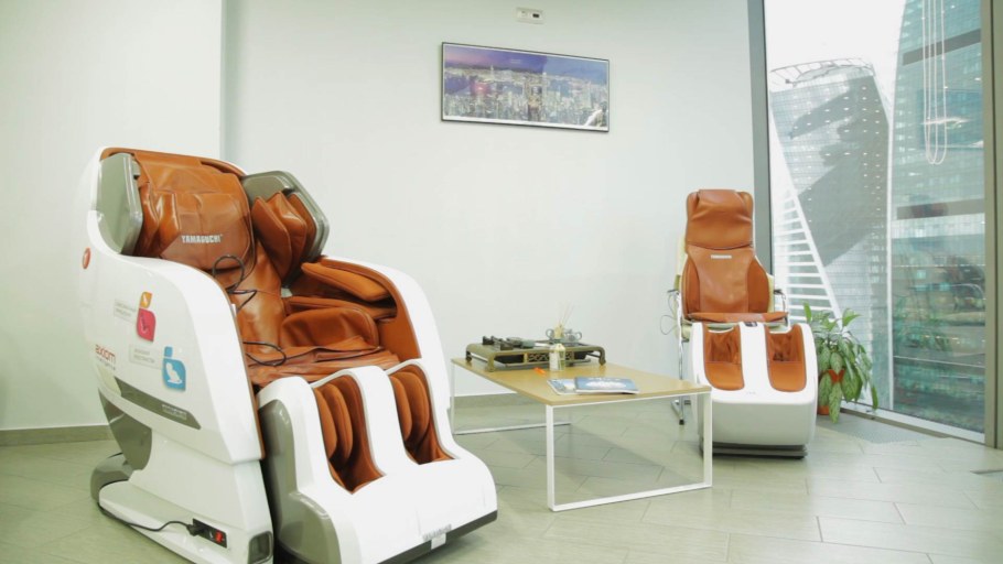 Кресло Ямагучи в аэропорту