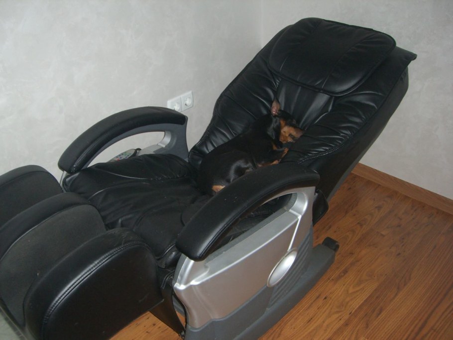 Переобивка массажного кресла