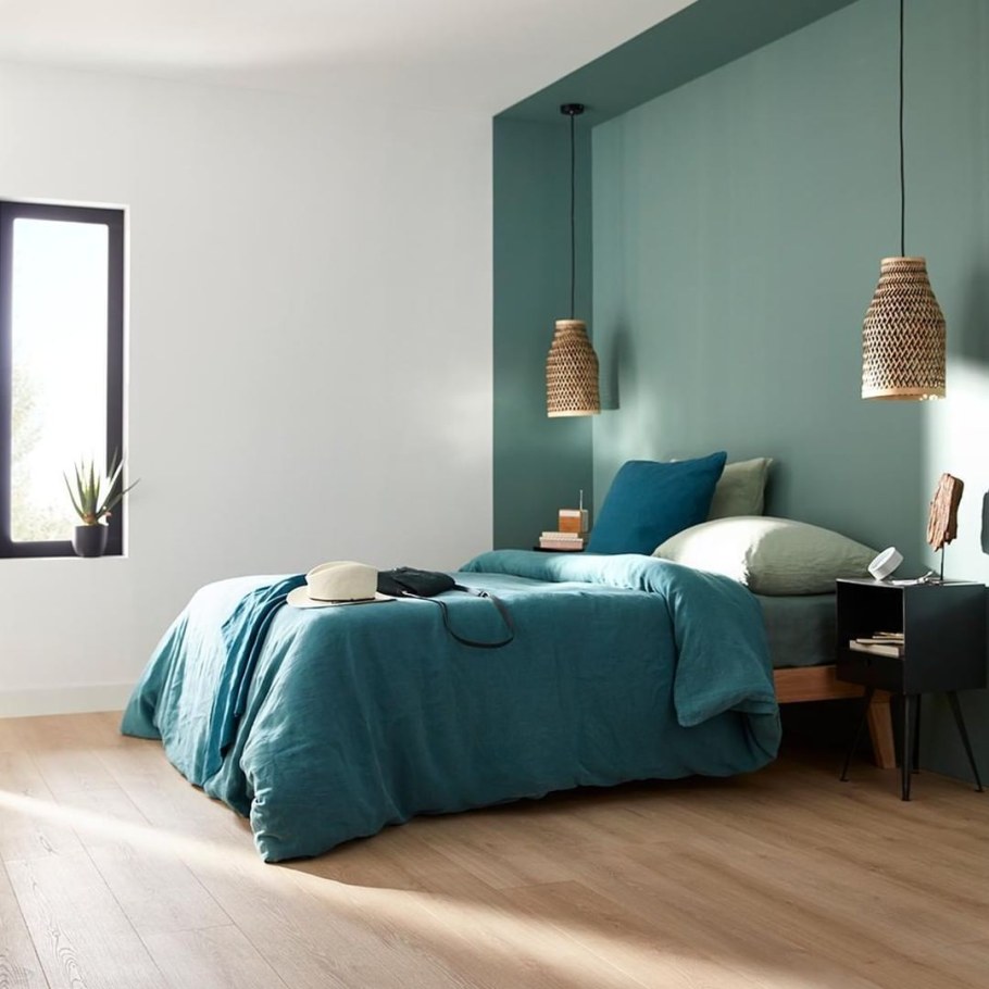 Стены под покраску в спальне