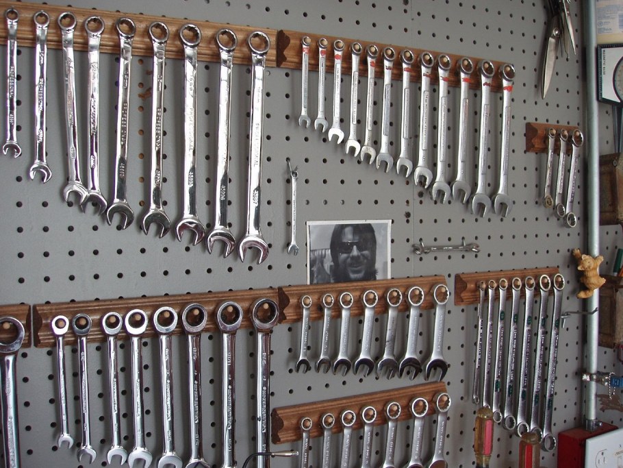 Полочки для ключей в гараже