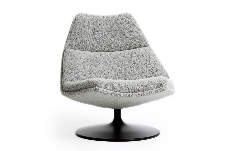 Кресло поворотное Lounge Chair