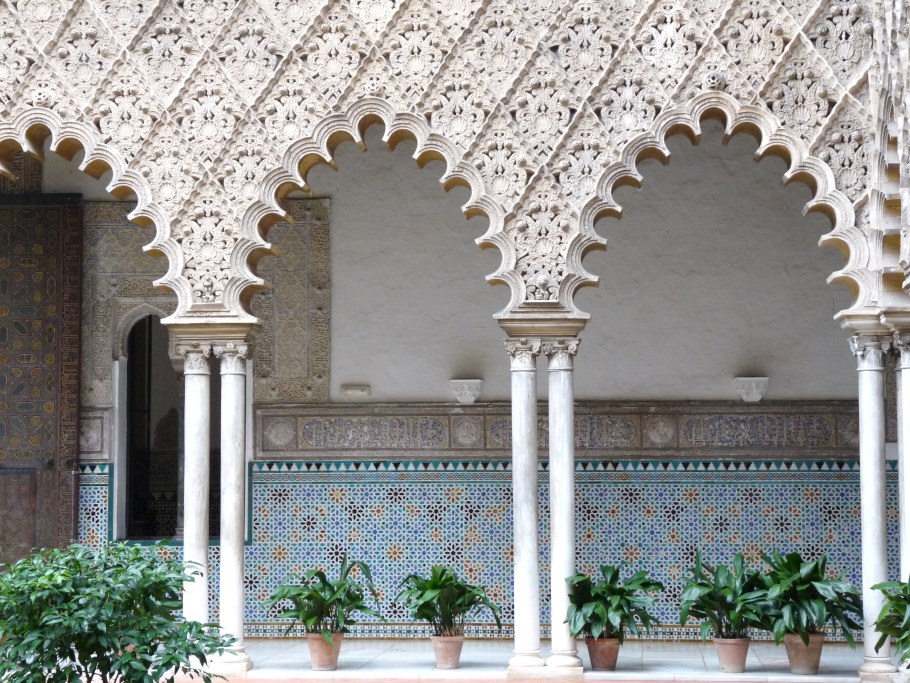 Мавританский стиль Алькасар интерьер