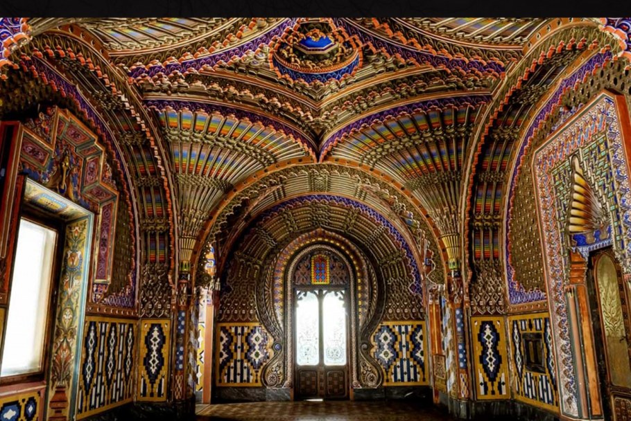 Зал павлинов в замке Саммеццано, Тоскана, Италия