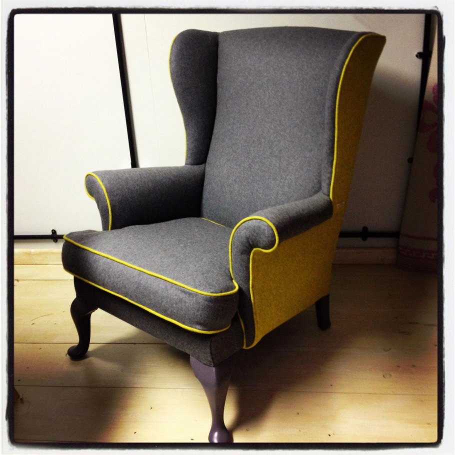 Кресло двухцветное