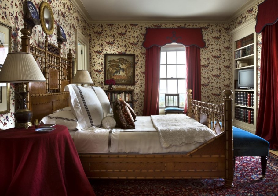 Спальня в английском стиле темная