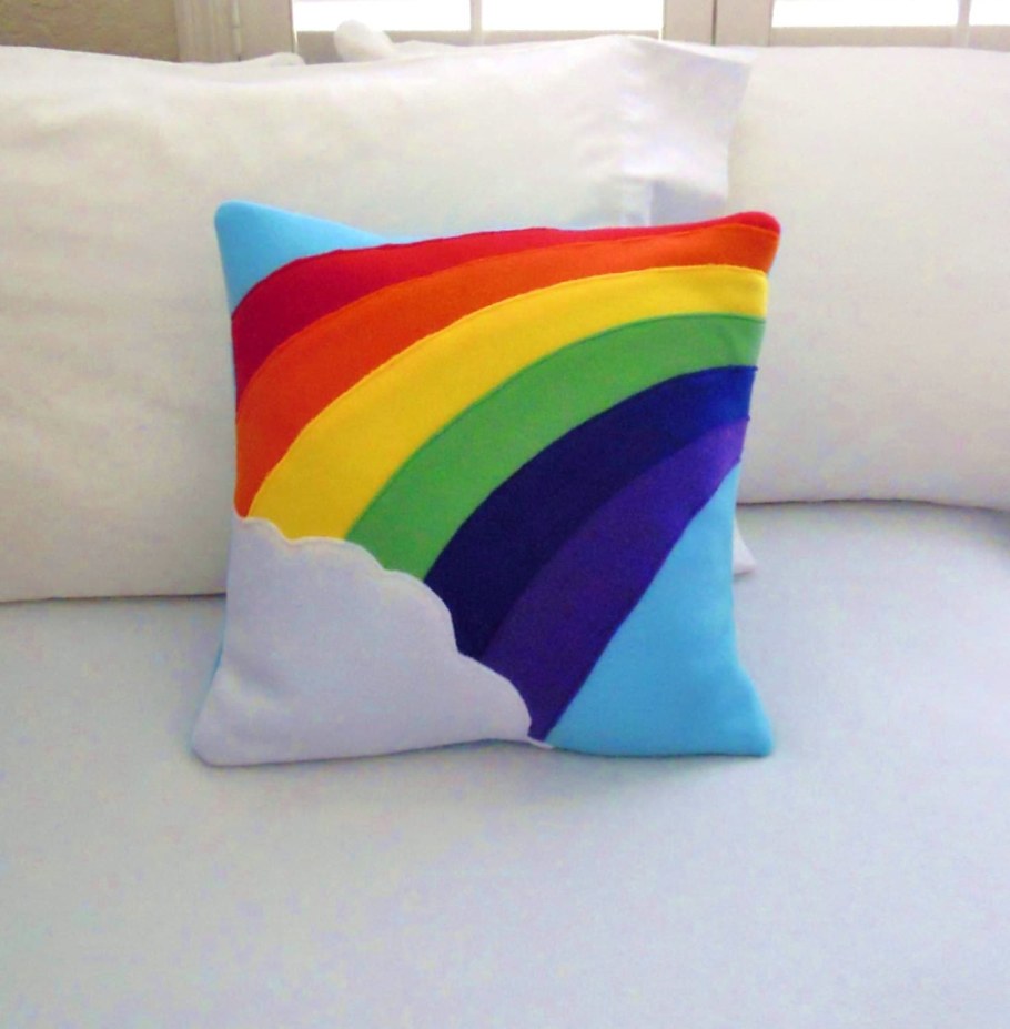 Наволочки на подушки в стиле Радуга