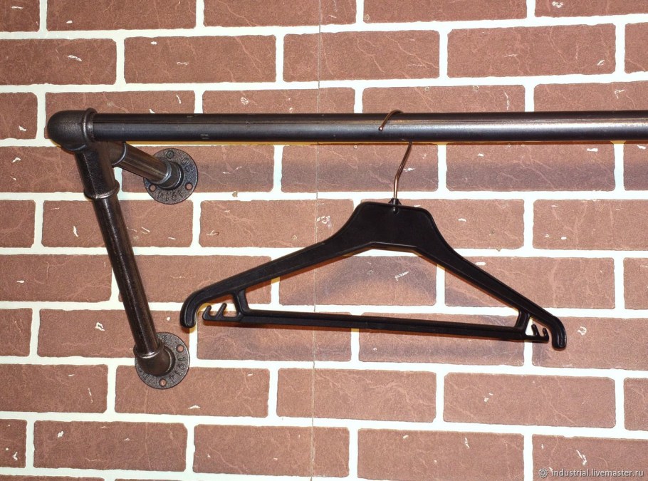 Перекладина для вешалок