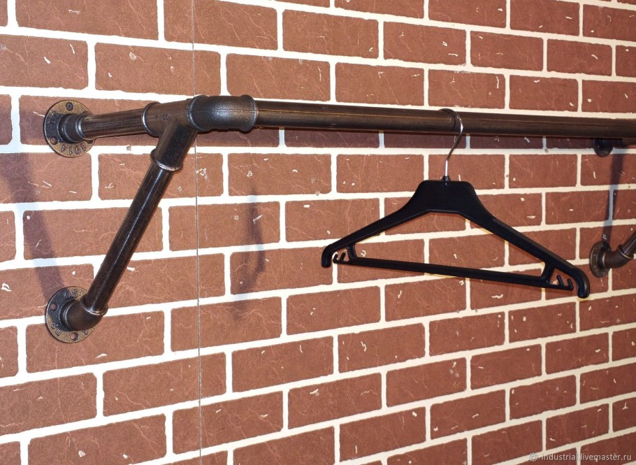 Вешалка настенная лофт пайп