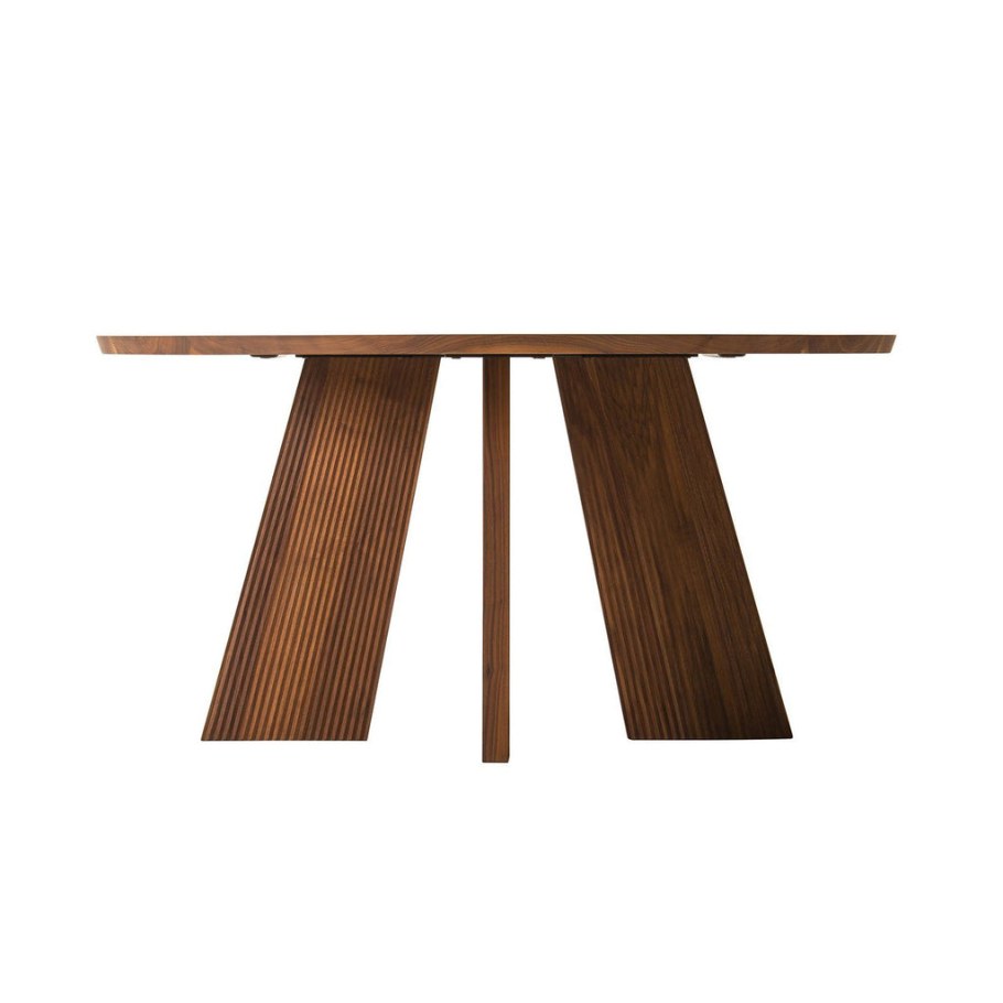 Обеденный стол из массива ореха