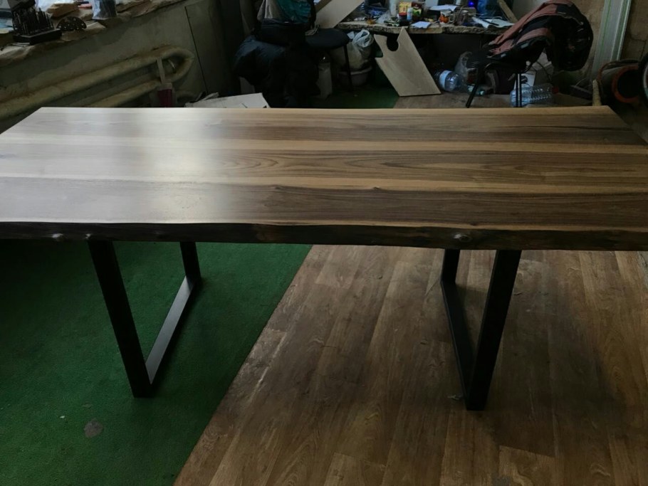 Стол из массива американского ореха