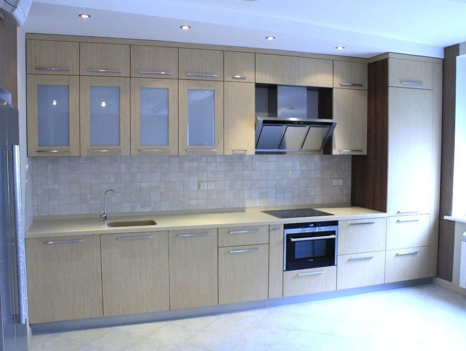 Кухонный гарнитур с пеналом