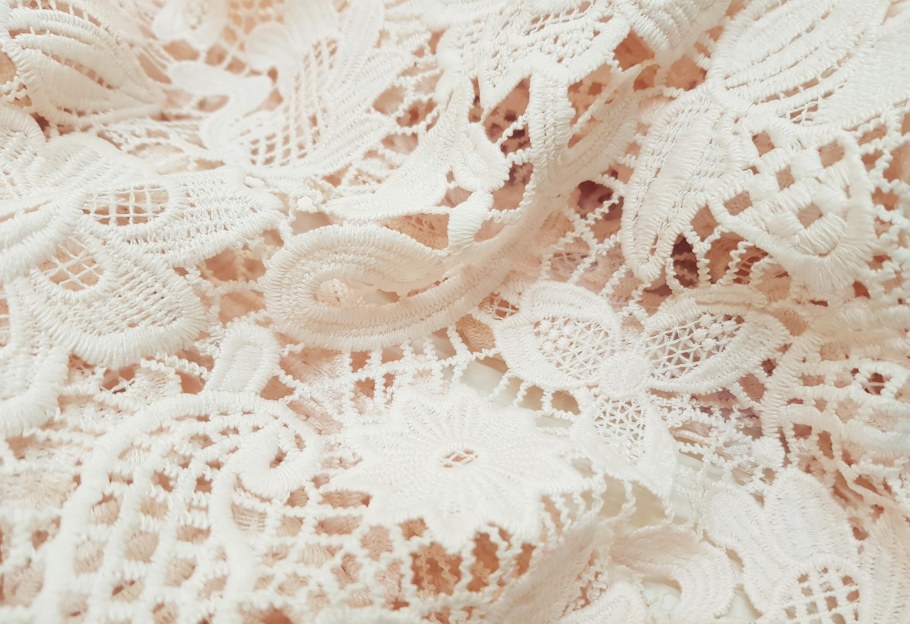 Кружевная ткань