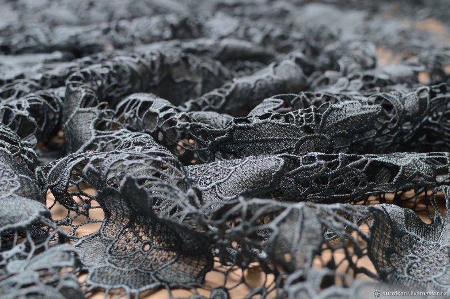 Трикотажное кружевное полотно