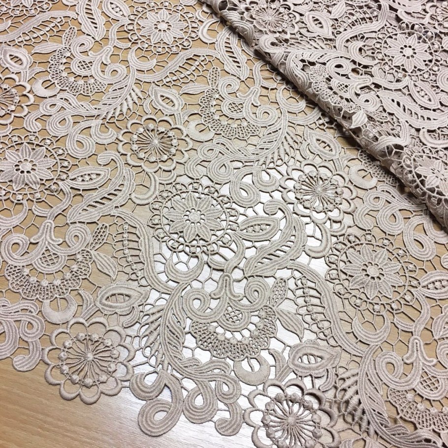 Фактурное кружево ткань
