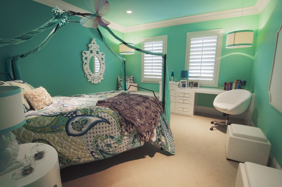 Подростковая комната в мятных тонах