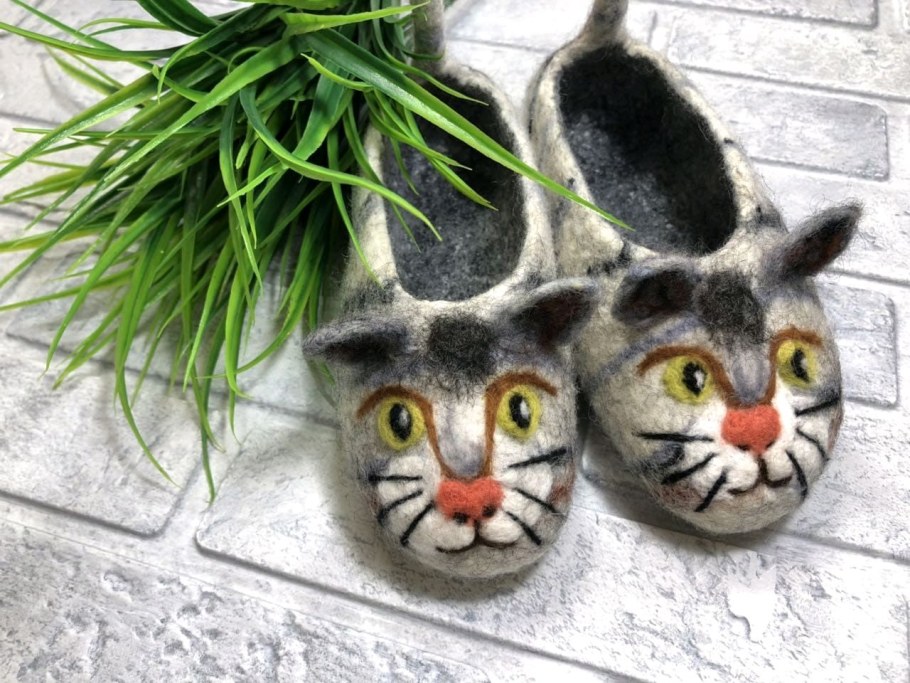 Валяные тапочки с котом