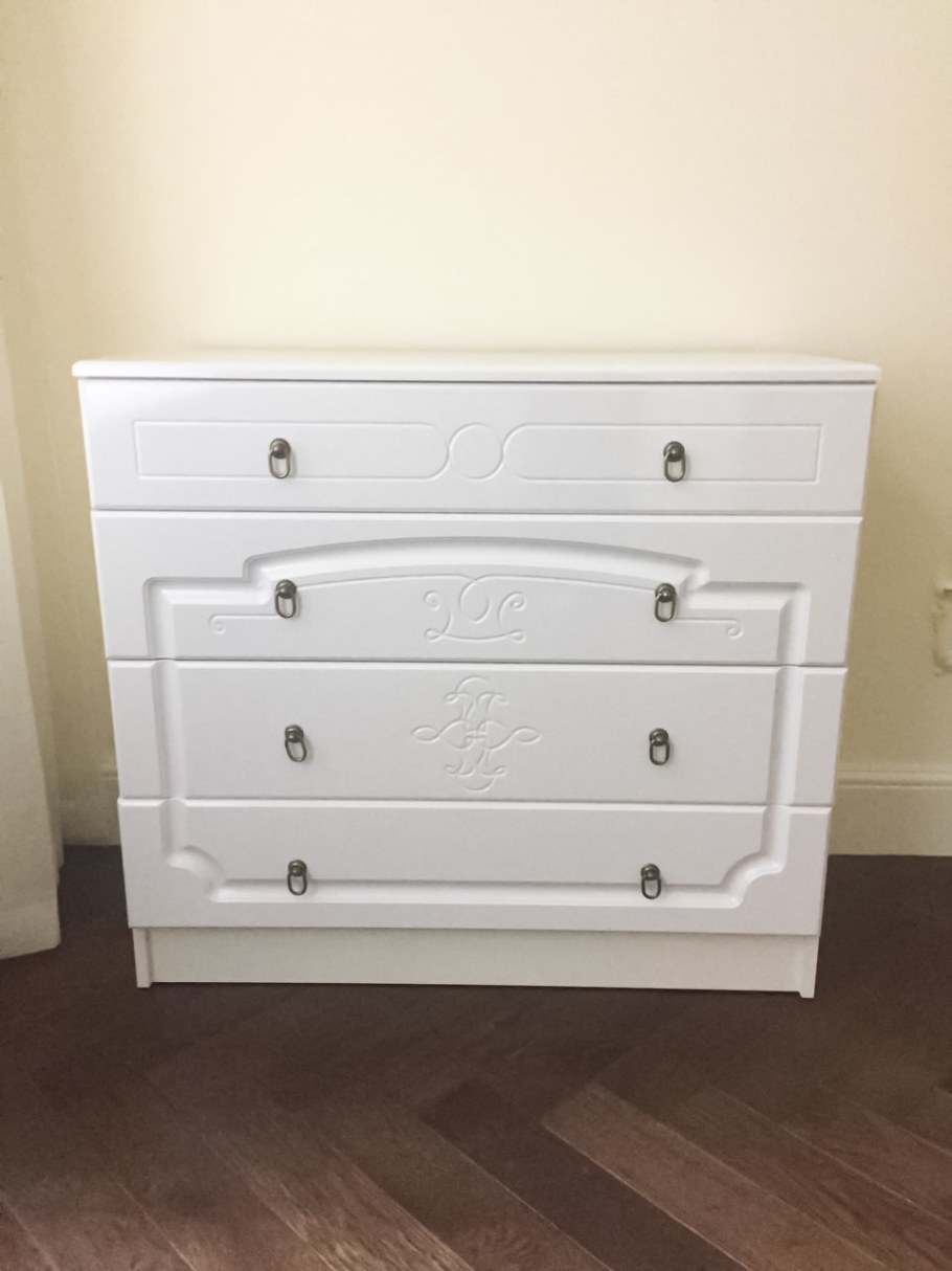 Комод Каролина (миф)