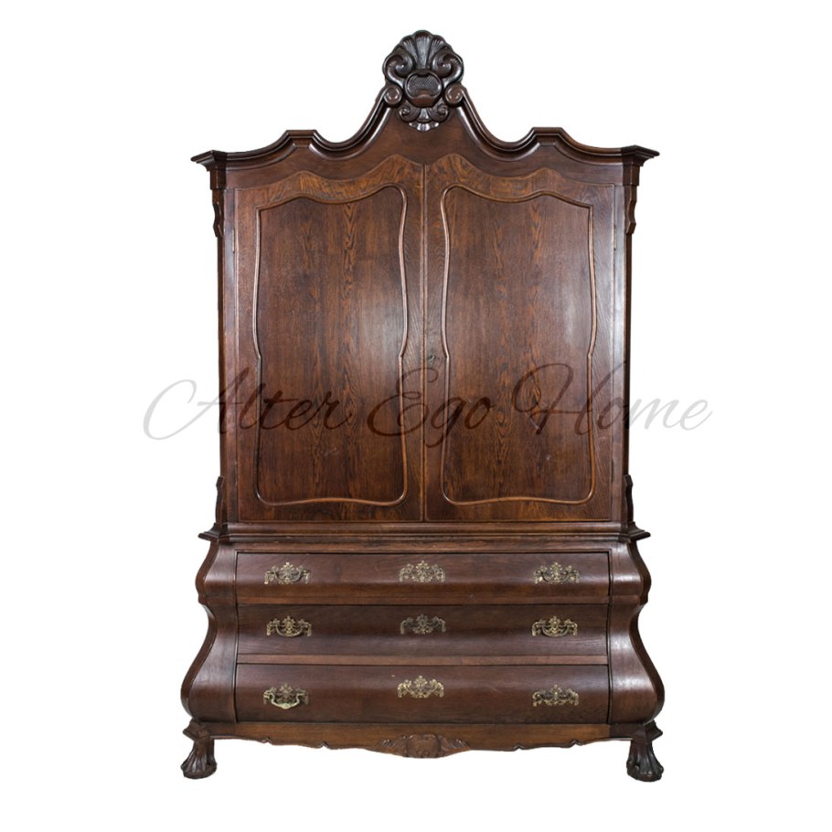 Старинный дубовый шкаф для посуды