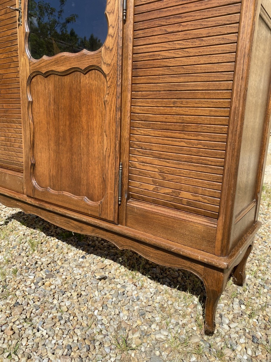 Шкаф дубовый старинный