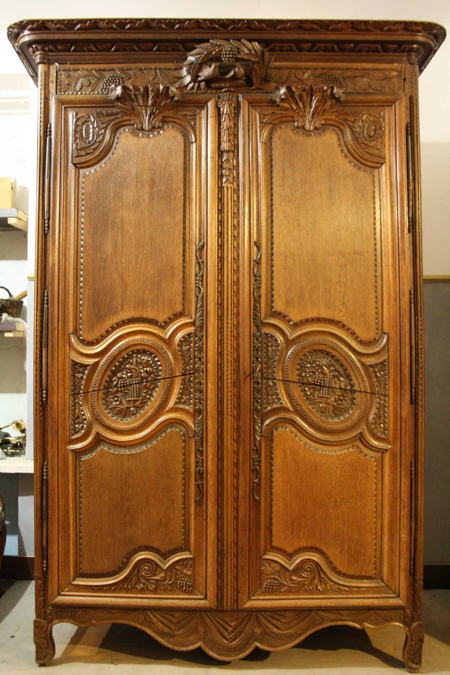 Антиквариатные шкафы дубовые 1900