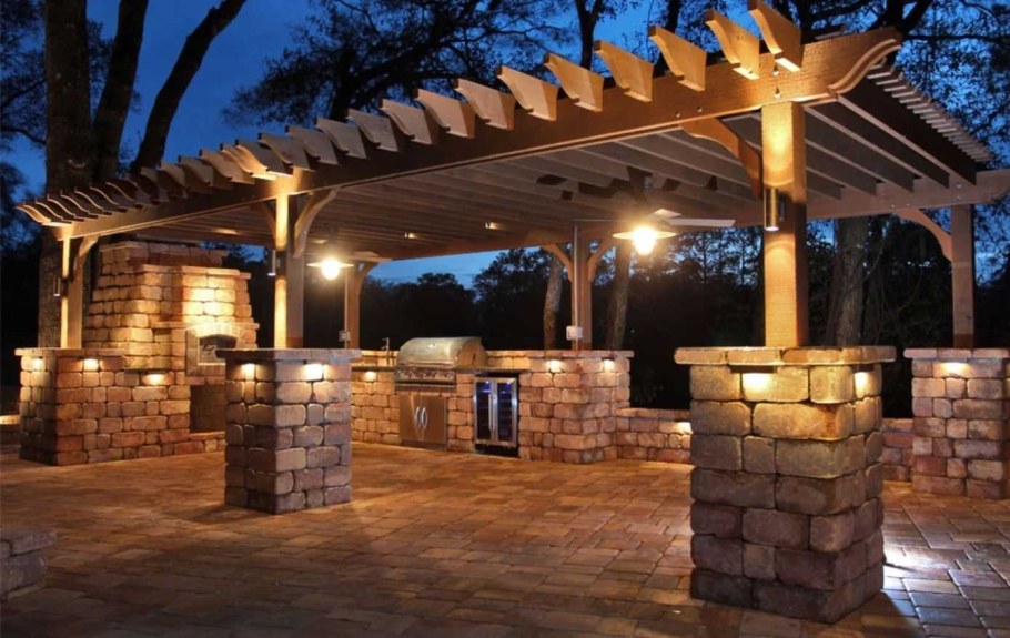 Освещение в уличной беседке