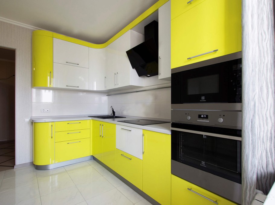 Белый низ кухни на сколько это критично