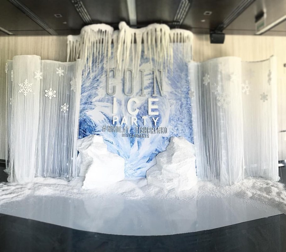 Зимние декорации для сцены