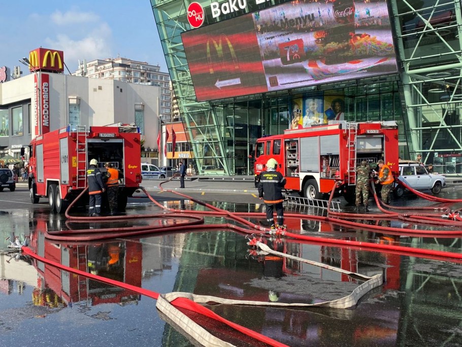 Баку 28 мая ticarət Merkezi