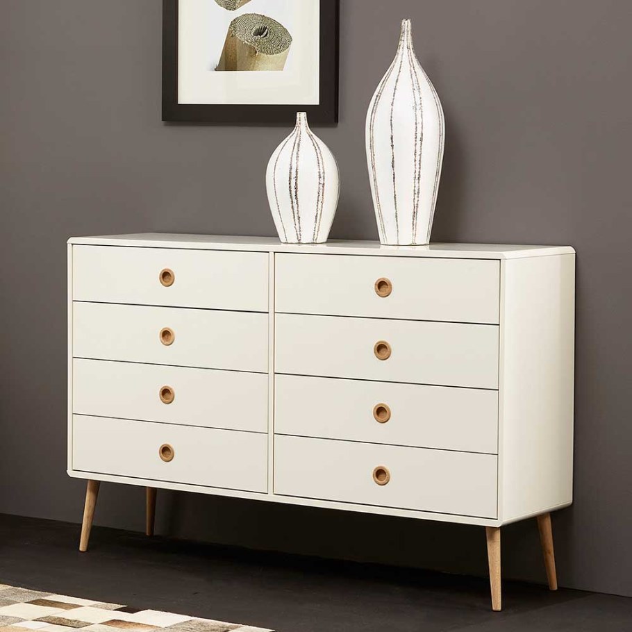 Комод на ножках в спальню