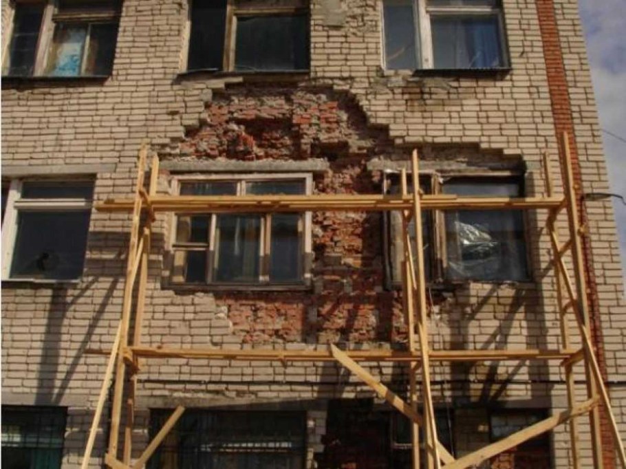 Разрушение кирпичной кладки