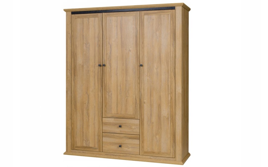 Шкаф трехдверный