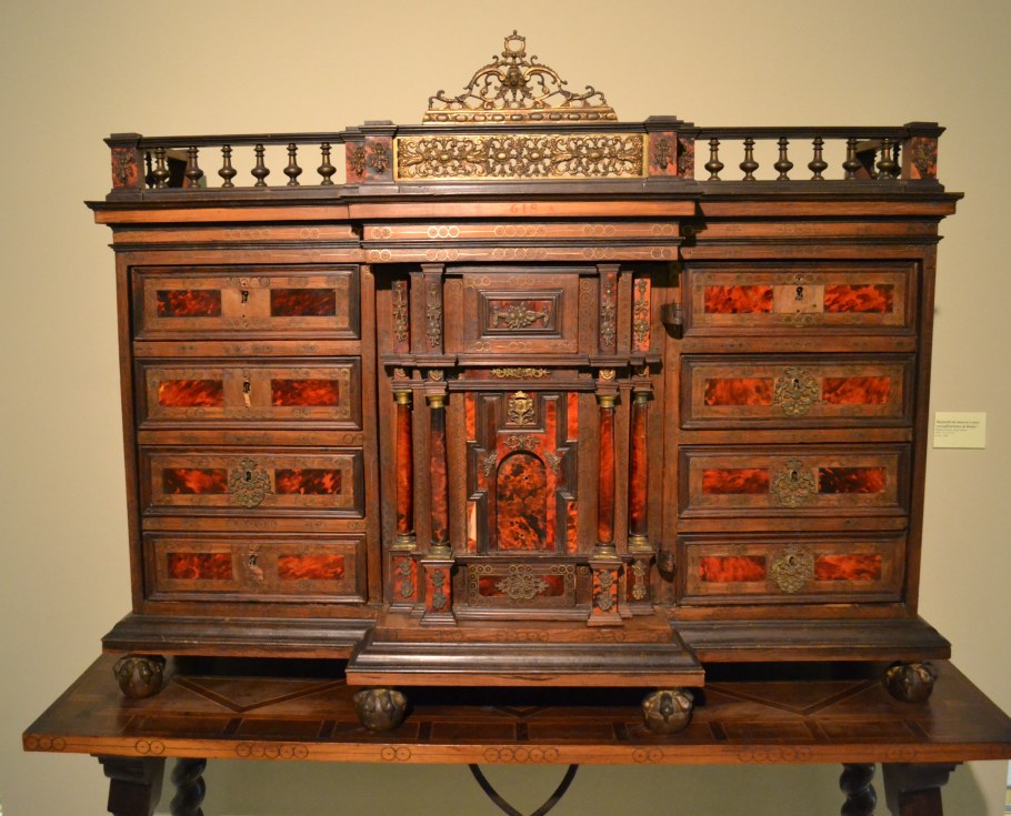 Шкаф залавошник старинный