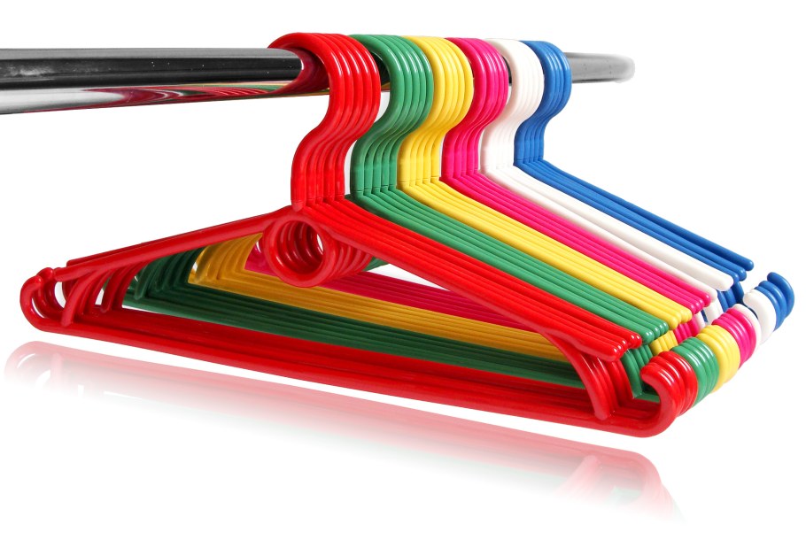Вешалка пластиковая