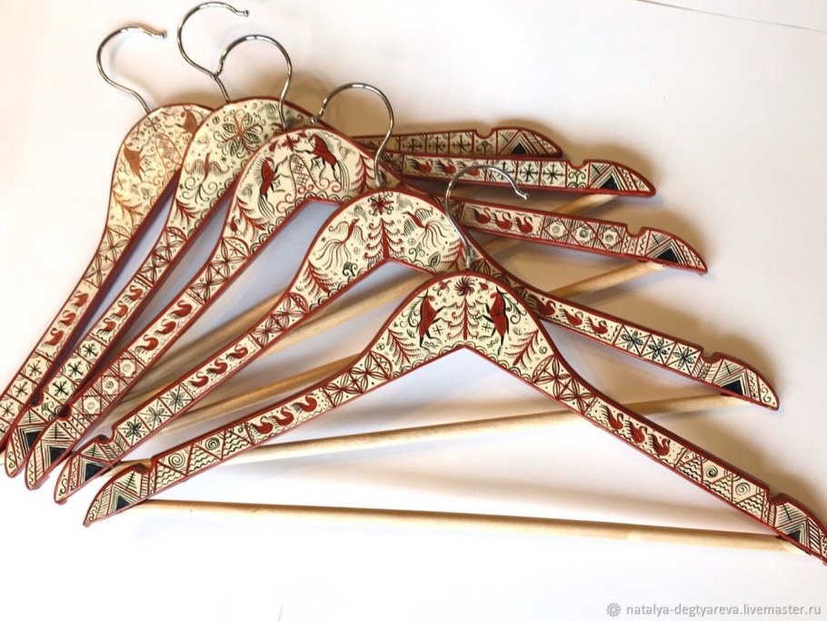 Красивые плечики для одежды