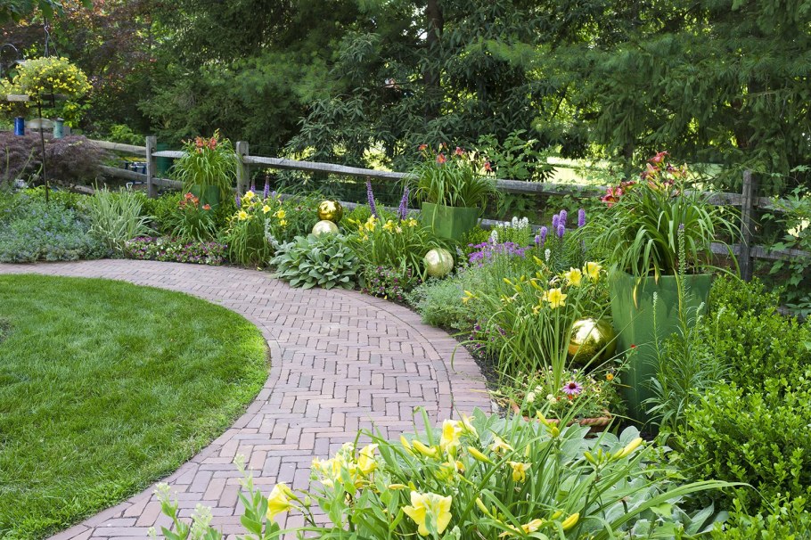 Рабатка бордюр миксбордер