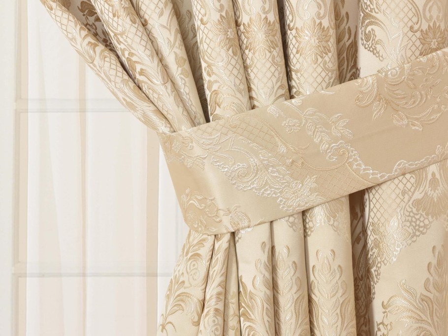 Кремовые шторы