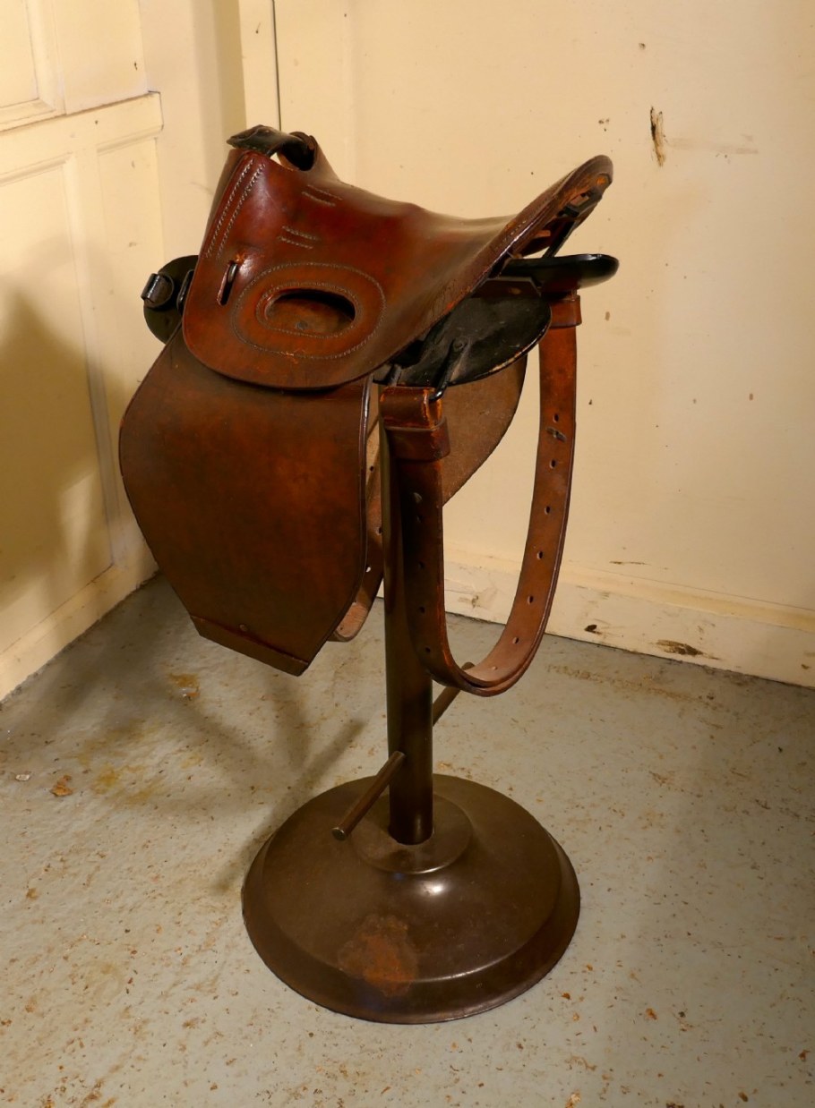 Табуретка седло для лошадей
