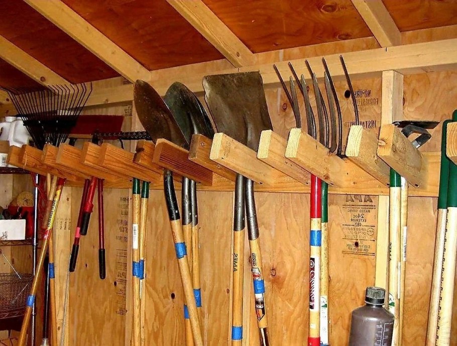 Хранение инструмента в сарае