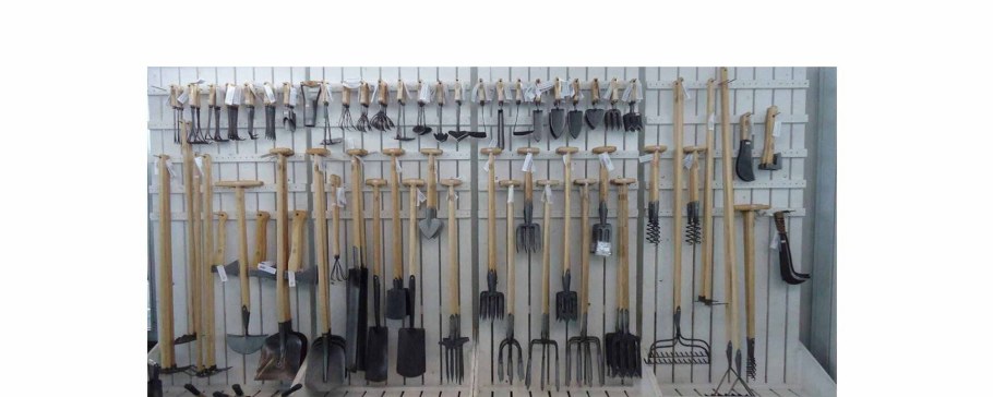 Стенд для садового инвентаря