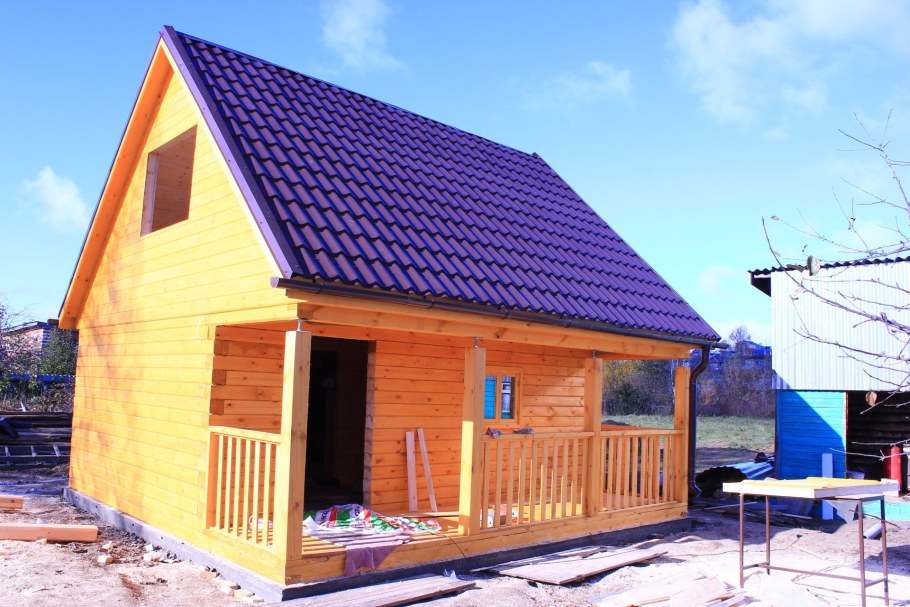 Баня 6х6 с мансардой и верандой